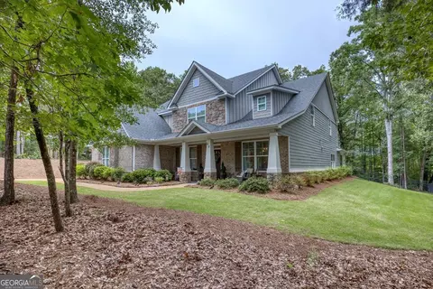 59 Winding Lake Dr, Hamilton, GA 31811