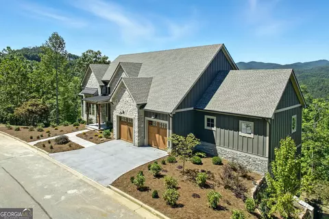 608 Winterberry Dr, Clayton, GA 30525