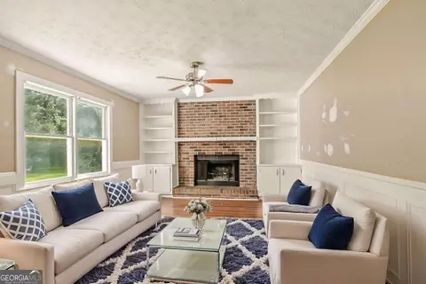 1144 Lakeview Rd, Grayson, GA 30017 photo 2