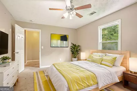 1144 Lakeview Rd, Grayson, GA 30017 photo 4