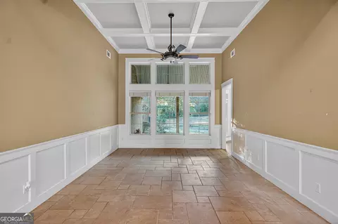 Living - 101 Riverbluff Dr, Lagrange, GA 30240 photo 5 of 5