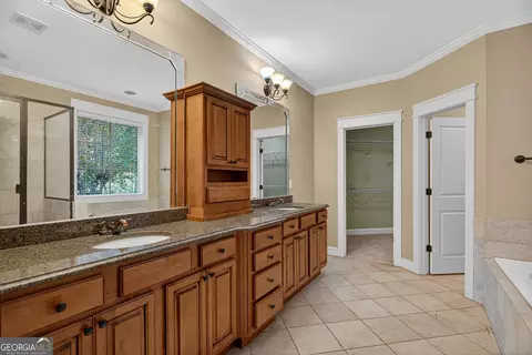 Bath - 101 Riverbluff Dr, Lagrange, GA 30240 photo 1 of 5