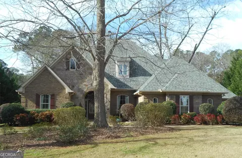 101 Riverbluff Dr, Lagrange, GA 30240