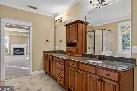 Bath - 101 Riverbluff Dr, Lagrange, GA 30240 photo 4 of 5
