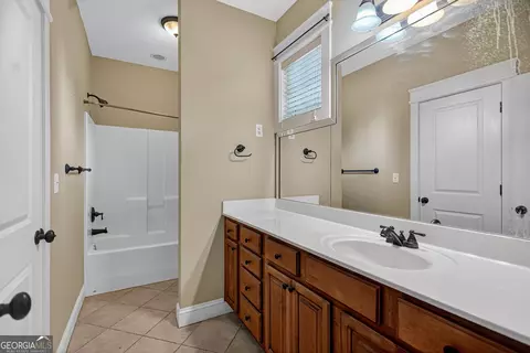 Bath - 101 Riverbluff Dr, Lagrange, GA 30240 photo 5 of 5