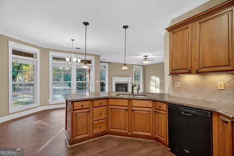 Kitchen - 101 Riverbluff Dr, Lagrange, GA 30240 photo 4 of 4