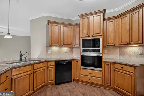 Kitchen - 101 Riverbluff Dr, Lagrange, GA 30240 photo 3 of 4