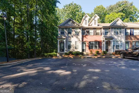 1438 Penhurst Dr, Lawrenceville, GA 30043
