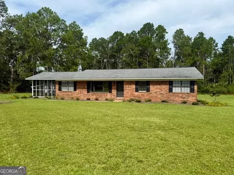 404 Ann Ln, Metter, GA 30439