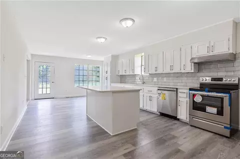 Kitchen - 7 Herschel Mize Dr, Cave Spring, GA 30124 photo 1 of 7