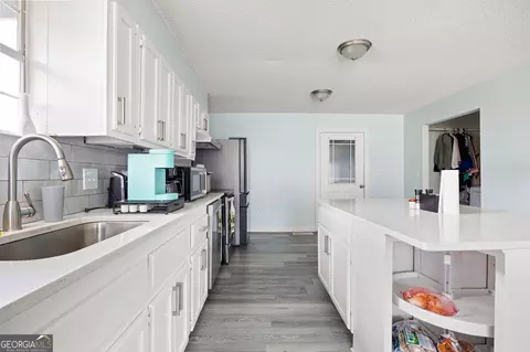 Kitchen - 7 Herschel Mize Dr, Cave Spring, GA 30124 photo 7 of 7