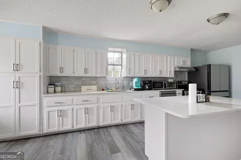 Kitchen - 7 Herschel Mize Dr, Cave Spring, GA 30124 photo 4 of 7