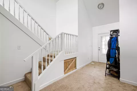 Entry Way - 7 Herschel Mize Dr, Cave Spring, GA 30124 photo 2 of 7