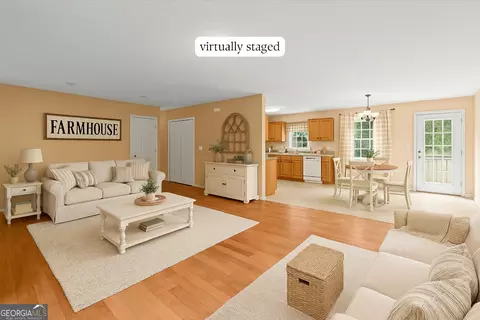 Living - 173 Bartlett Cir, Bowdon, GA 30108 photo 5 of 5