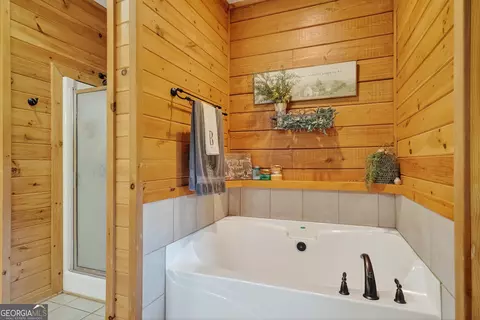 Bath - 200 Burgess Rd, Lagrange, GA 30241 photo 3 of 4