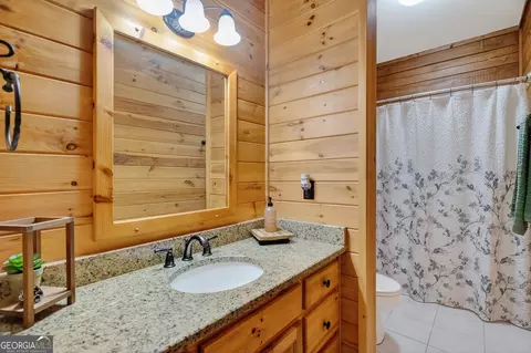 Bath - 200 Burgess Rd, Lagrange, GA 30241 photo 4 of 4