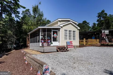 44 Admiral Dr, Hartwell, GA 30643