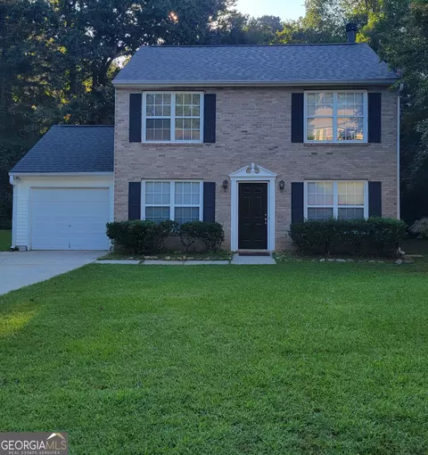 8170 Autumn Green Dr, Fairburn, GA 30213