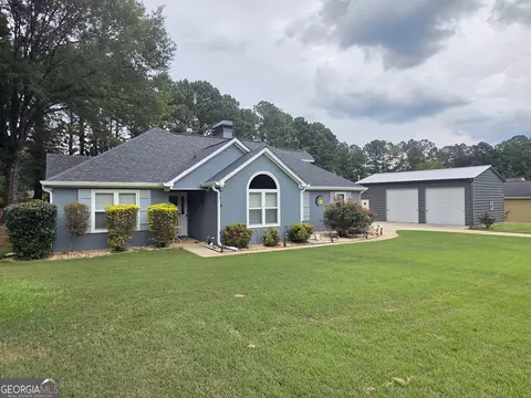 8 Market Cir, Sharpsburg, GA 30277