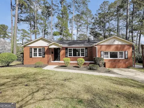 789 Pinewood Dr, Macon, GA 31204