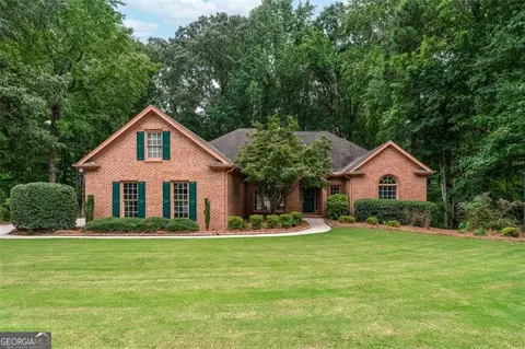 581 Sweetfern Ln, Sugar Hill, GA 30518