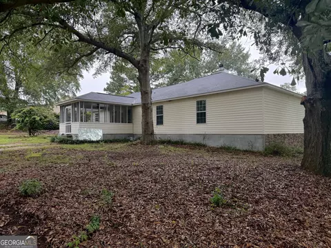 Exterior - 105 Mockingbird Dr, Dublin, GA 31021 photo 7 of 17