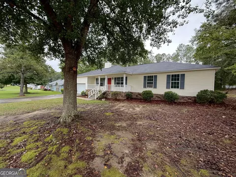Exterior - 105 Mockingbird Dr, Dublin, GA 31021 photo 15 of 17