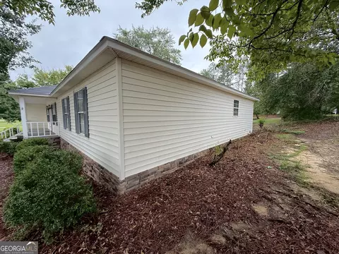 Exterior - 105 Mockingbird Dr, Dublin, GA 31021 photo 12 of 17