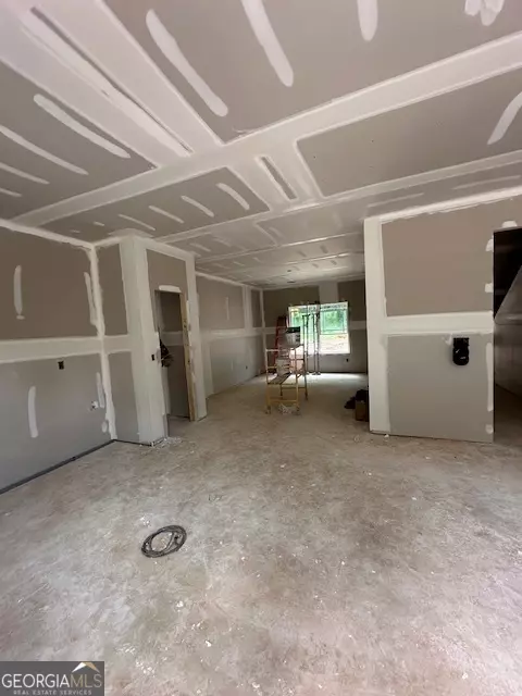 Entry Way - 400 Four Points Rd, Jackson, GA 30233 photo 3 of 13