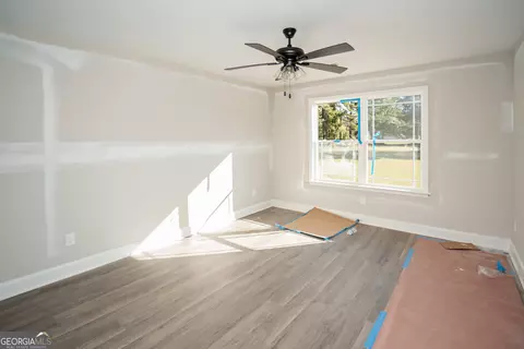 Bedroom - 400 Four Points Rd, Jackson, GA 30233 photo 8 of 10