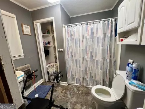 Bath - 898 Williams Rd, Lagrange, GA 30240 photo 1 of 2