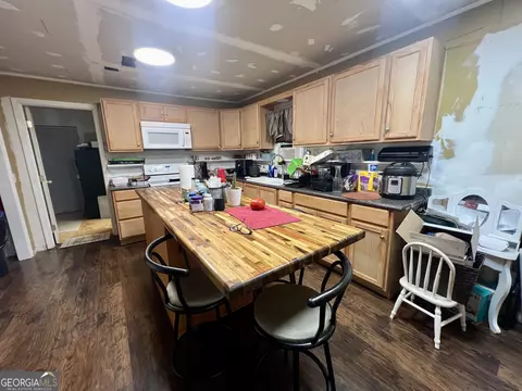 Kitchen - 898 Williams Rd, Lagrange, GA 30240 photo 1 of 3
