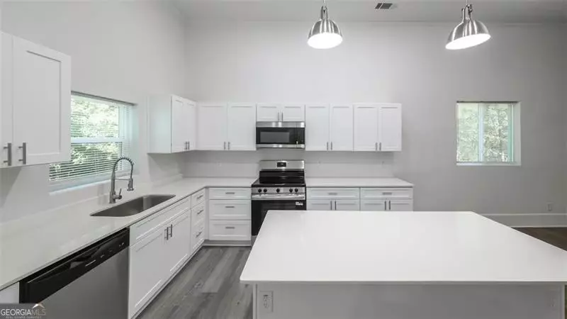 Kitchen - 75 Rose St, Tallapoosa, GA 30176 photo 3 of 3