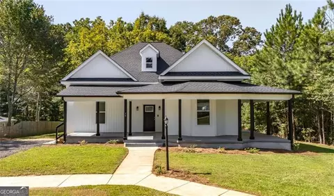 75 Rose St, Tallapoosa, GA 30176