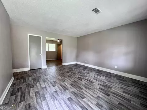 Living - 119 Keith Dr, Warner Robins, GA 31093 photo 1 of 2