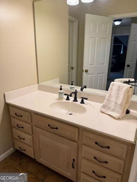 Bath - 118 Moss Creek Dr, Lagrange, GA 30240 photo 9 of 10