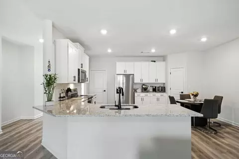 Kitchen - 3894 Saddle Bag Ct, Dacula, GA 30019 photo 2 of 4