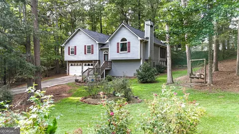274 Paces Lakes Drs, Dallas, GA 30157