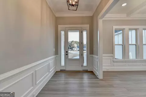Entry Way - 107 Prestwick Dr, Lagrange, GA 30241 photo 2 of 6