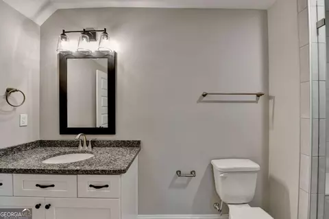 Bath - 107 Prestwick Dr, Lagrange, GA 30241 photo 1 of 10