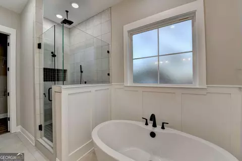 Bath - 107 Prestwick Dr, Lagrange, GA 30241 photo 5 of 10