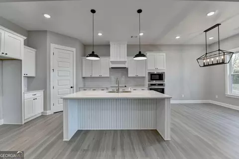 Kitchen - 107 Prestwick Dr, Lagrange, GA 30241 photo 2 of 6