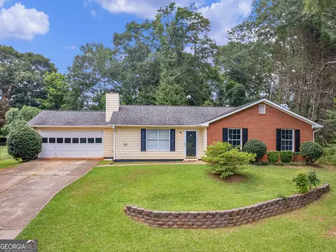 111 Gwenellen Dr, Locust Grove, GA 30248