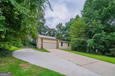 5115 Carole Pl, Stone Mountain, GA 30087