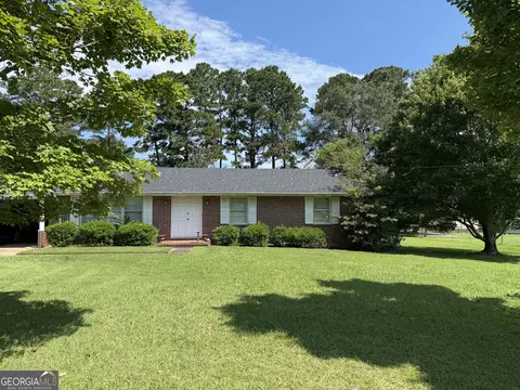 668 Mountain View Dr, Thomaston, GA 30286