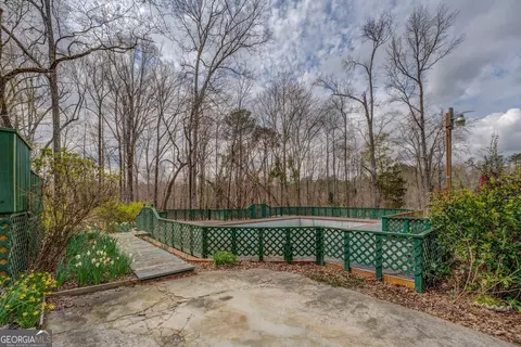 Exterior - 650 Malcom Rd, Covington, GA 30014 photo 6 of 14