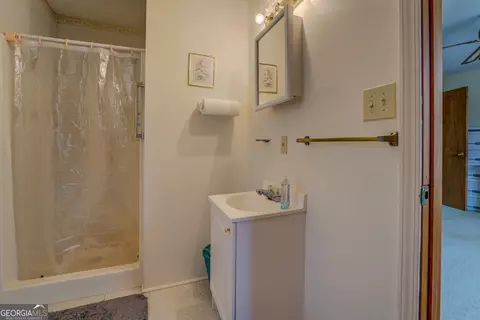 Bath - 650 Malcom Rd, Covington, GA 30014 photo 1 of 5