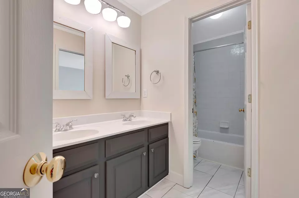 Bath - 185 Newfield Dr #1, Tyrone, GA 30290 photo 5 of 5