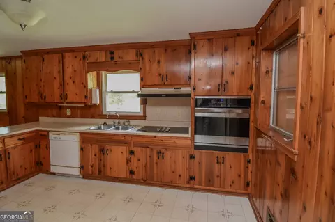 Kitchen - 4145 Highway 81 W, Hampton, GA 30228 photo 2 of 3