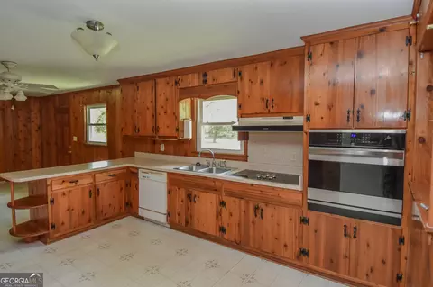Kitchen - 4145 Highway 81 W, Hampton, GA 30228 photo 1 of 3